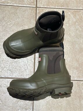 Hunter Women's Short Waterproof Rain Boots in Olive Green and Black